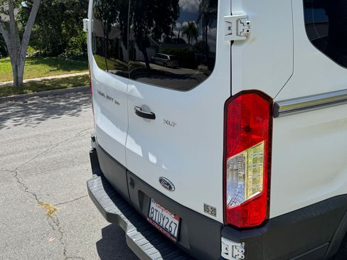 Used 2018 Ford Transit 150 XLT RWD image 17