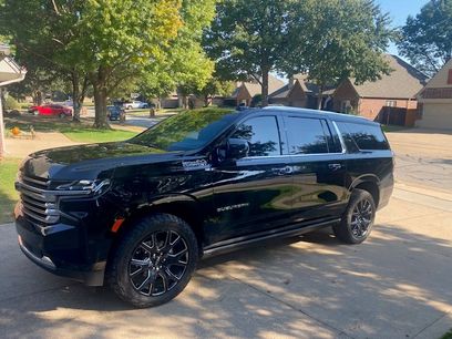 Used 2023 Chevrolet Suburban High Country w/ Premium Package 2