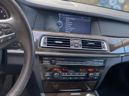 Used 2009 BMW 750Li image 5