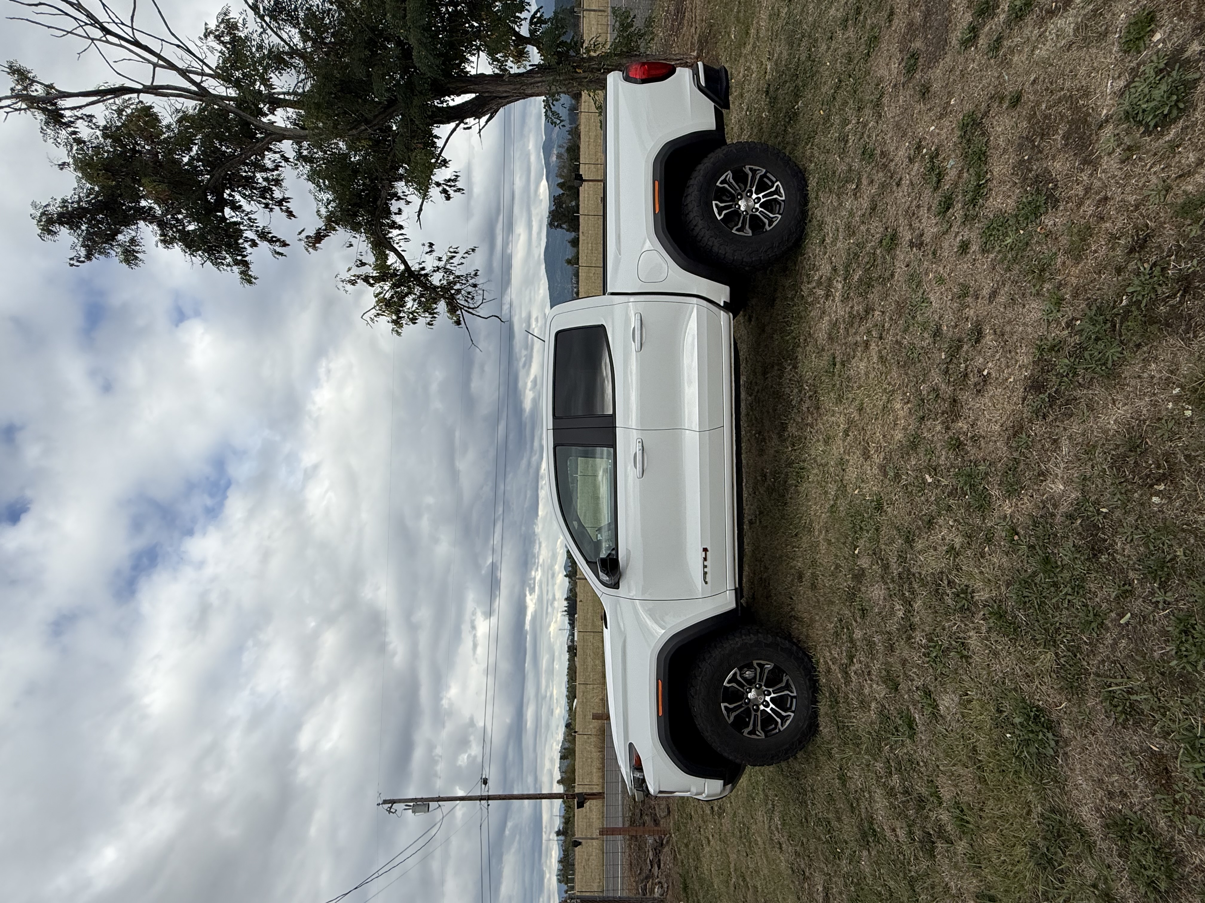 Used 2023 GMC Canyon AT4 w/ AT4 Premium Package AWD/4WD image 6