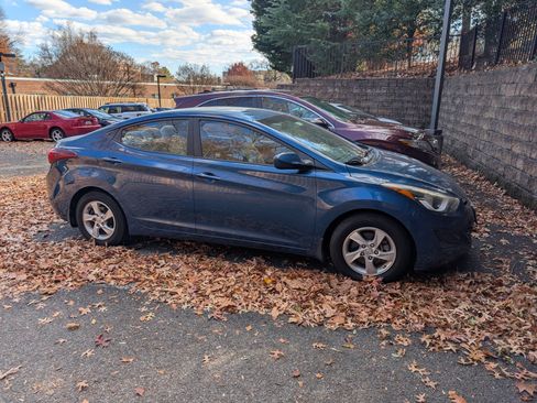 Used 2014 Hyundai Elantra SE image 8