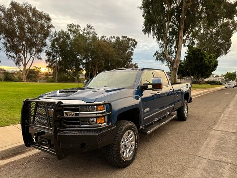 Used 2019 Chevrolet Silverado 3500 High Country w/ Duramax Plus Package image 4