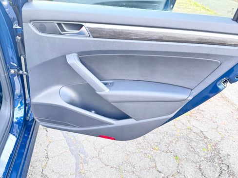 Used 2018 Volkswagen Passat 2.0T SE image 15