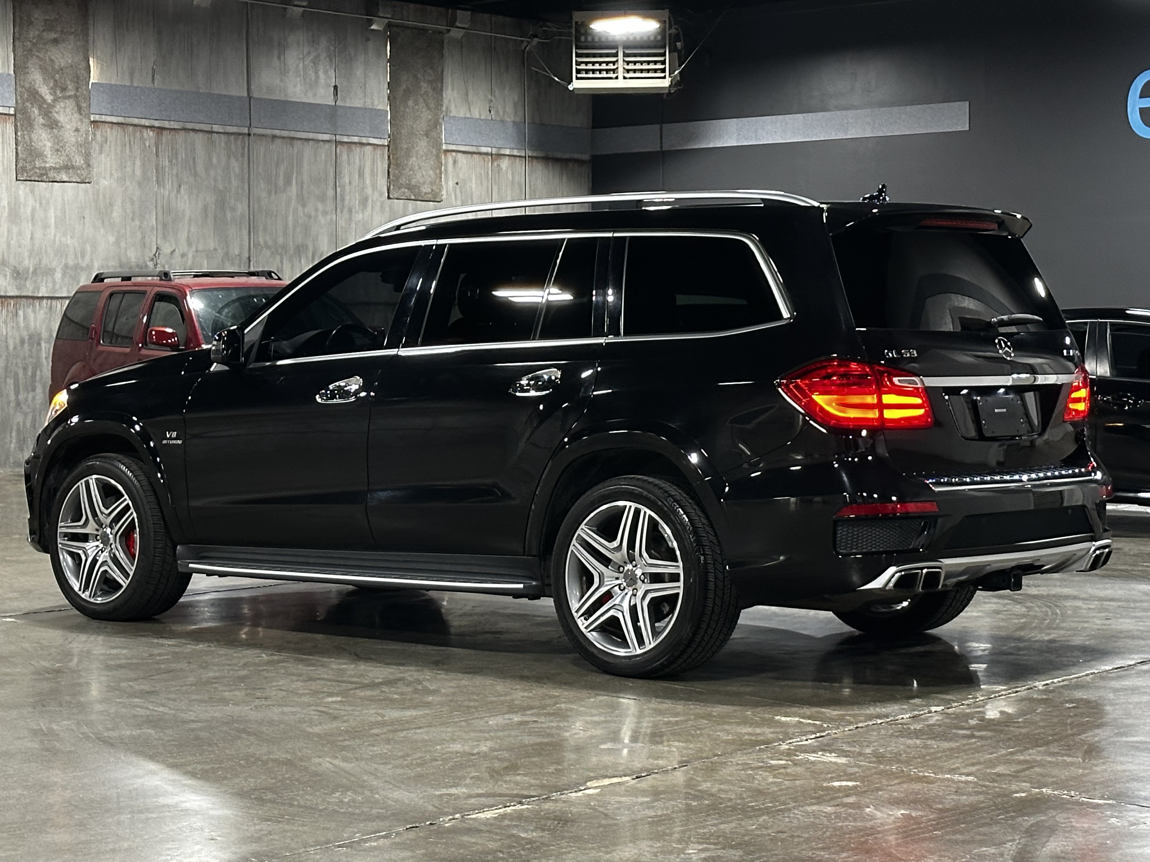 Used 2016 Mercedes-Benz GL 63 AMG 4MATIC w/ Accessory Chrome Package image 5