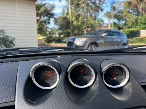 Used 2004 Nissan 350Z Touring image 12