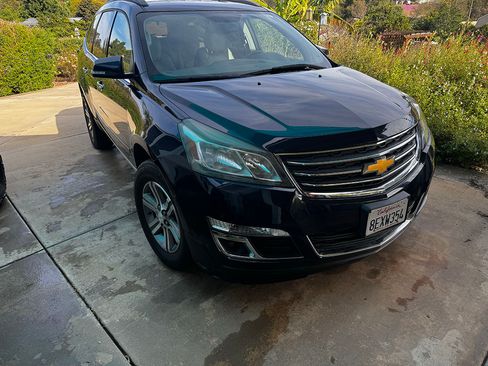Used 2015 Chevrolet Traverse LT image 9