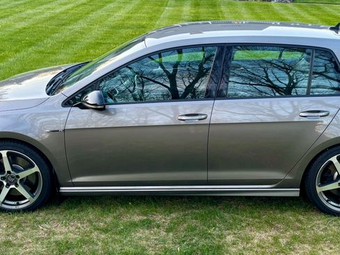 Used 2016 Volkswagen Golf 4-Door AWD/4WD image 2