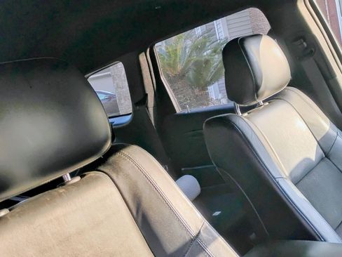 Used 2019 Jeep Grand Cherokee Altitude image 2