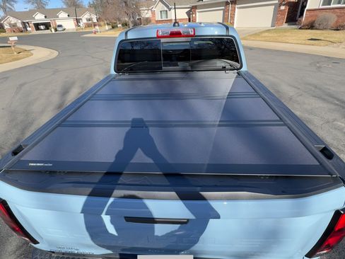 Used 2025 Chevrolet Colorado Z71 w/ Technology Package image 9