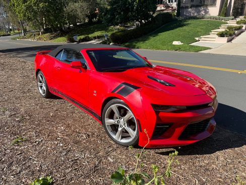Used 2017 Chevrolet Camaro SS image 1
