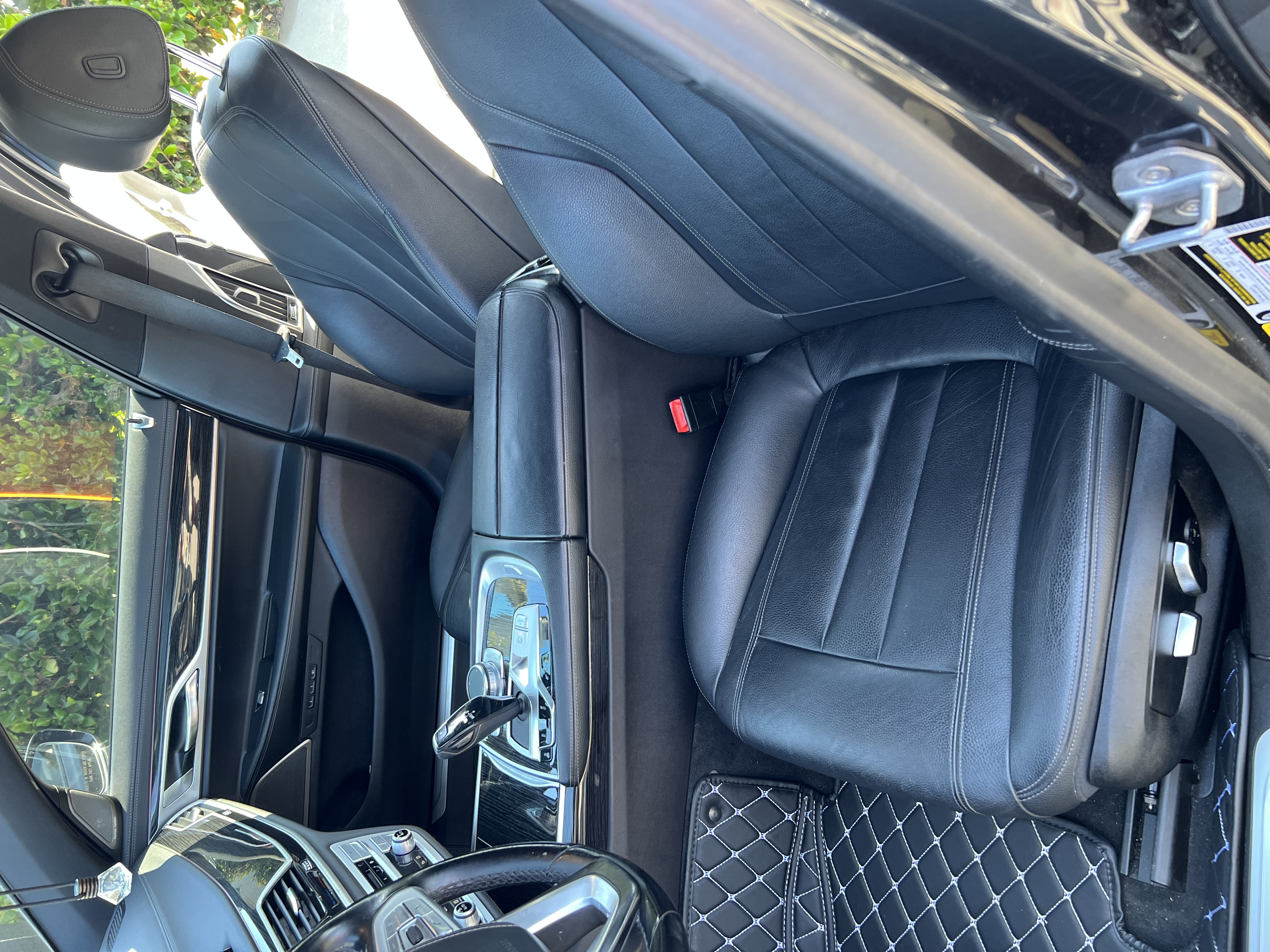 Used 2019 BMW 740i w/ M Sport Package RWD image 9
