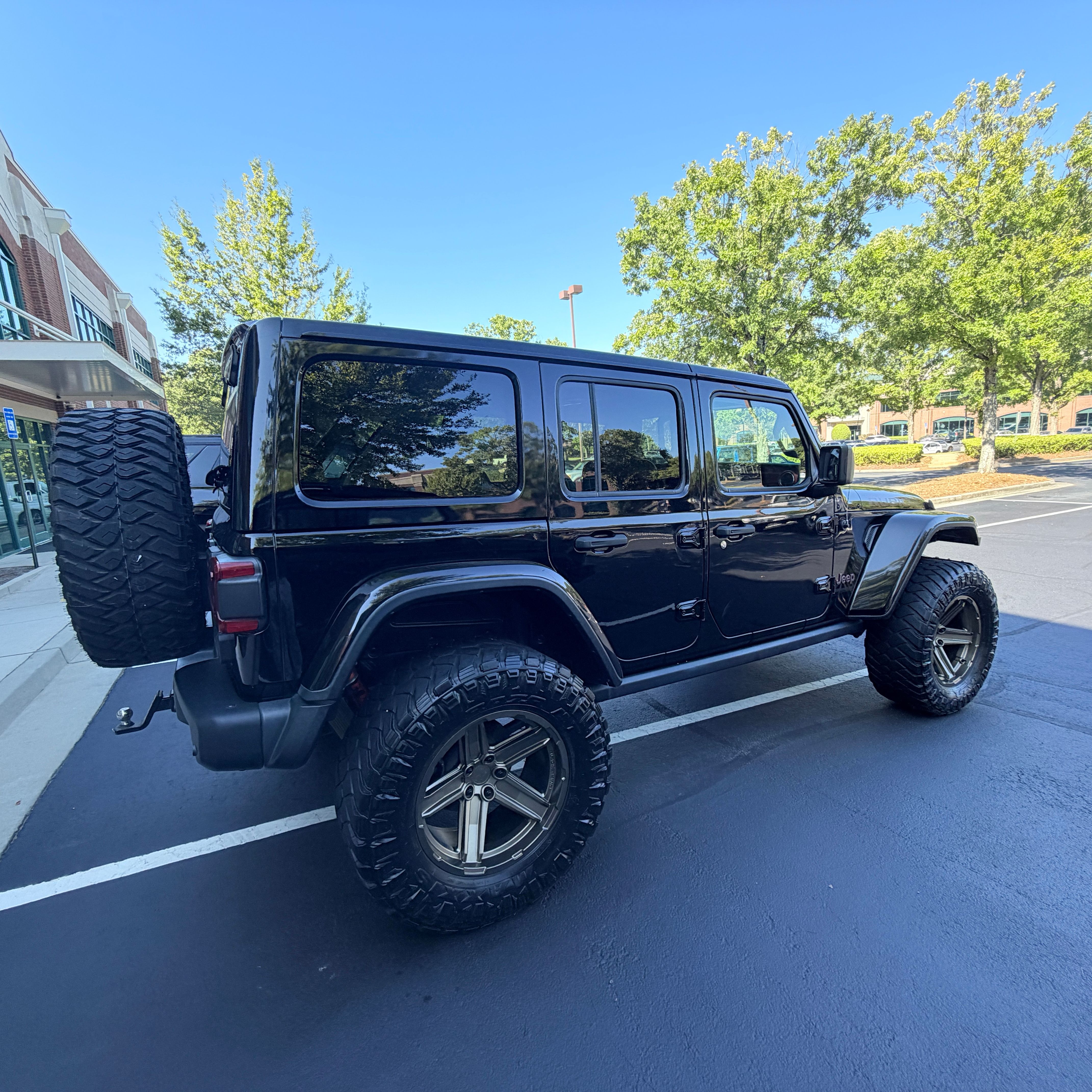Used 2021 Jeep Wrangler Unlimited Rubicon AWD/4WD image 16