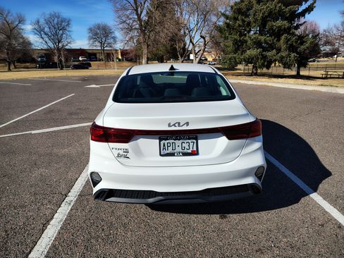 Used 2022 Kia Forte FE Sedan 4D image 9