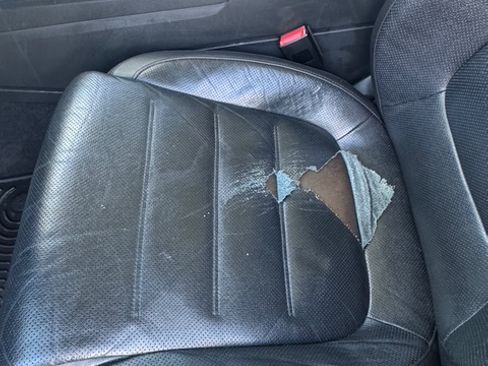 Used 2016 Volkswagen Touareg VR6 image 16