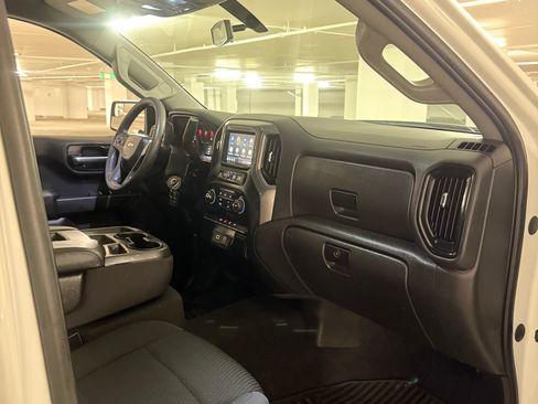 Used 2020 Chevrolet Silverado 1500 Custom w/ Custom Value Package RWD image 18