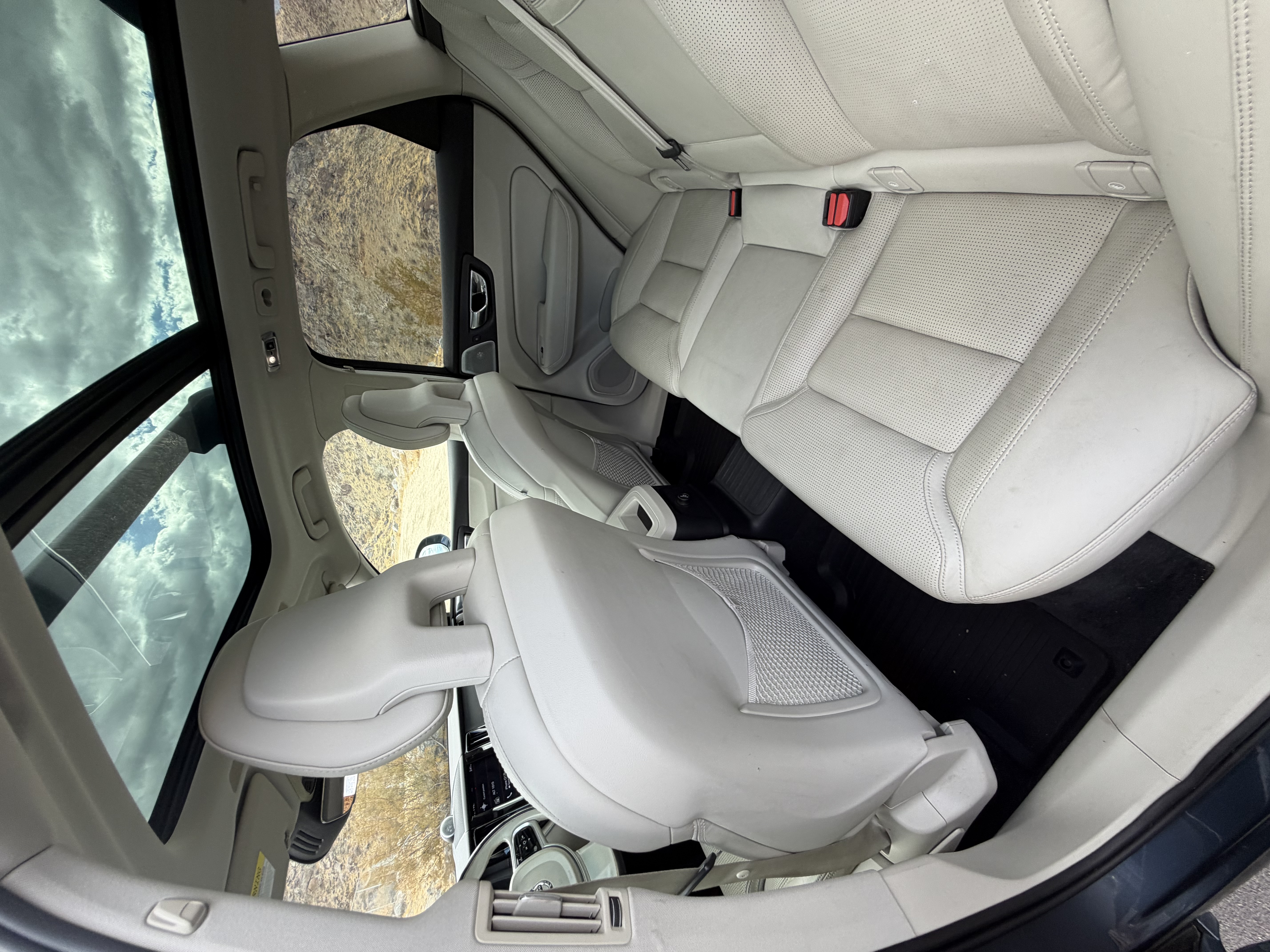 Used 2018 Volvo XC60 T8 Inscription w/ Luxury Seat Package AWD/4WD image 14