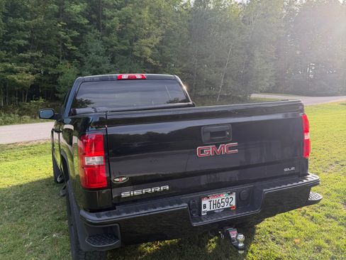 Used 2017 GMC Sierra 1500 SLE w/ Elevation Edition AWD/4WD image 6