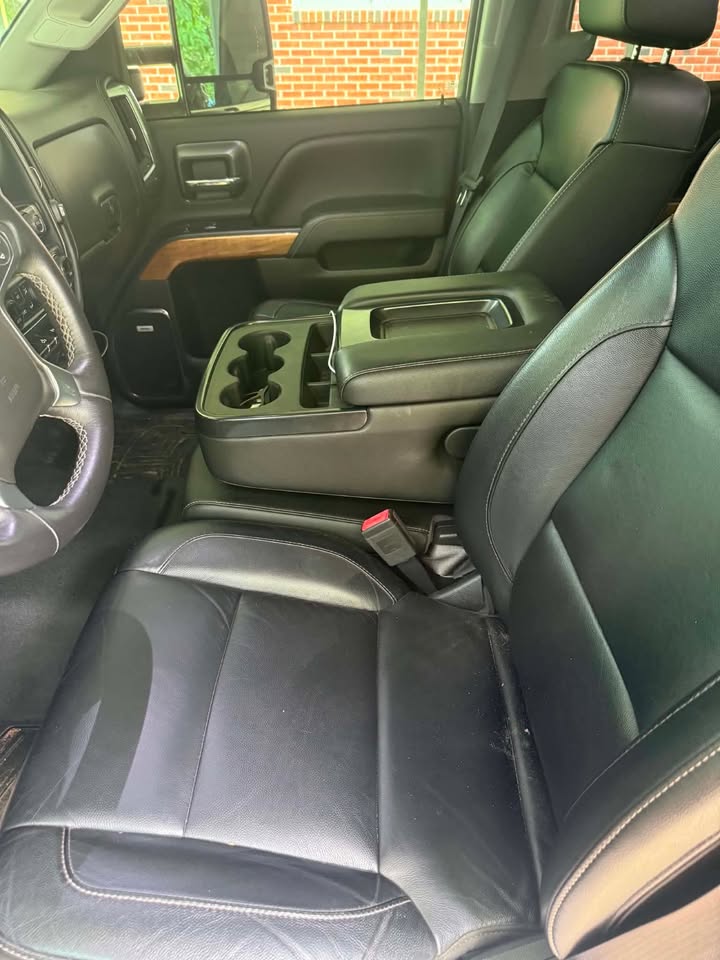 Used 2019 Chevrolet Silverado 2500 LTZ w/ Duramax Plus Package AWD/4WD image 5