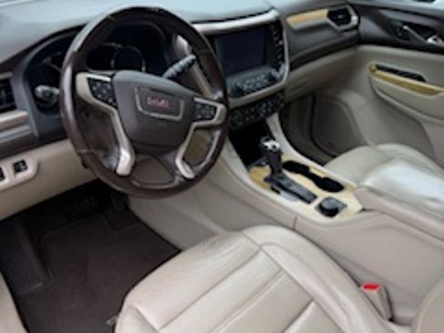 Used 2018 GMC Acadia Denali image 5