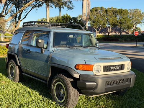 Used 2014 Toyota FJ Cruiser 4WD w/ Trail Teams Ultimate Edition image 1