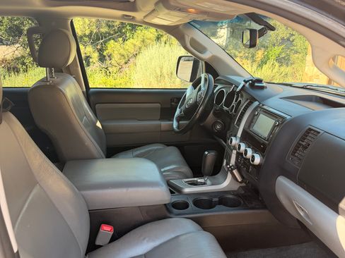 Used 2017 Toyota Sequoia SR5 w/ Premium Package AWD/4WD image 10