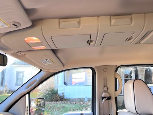 Used 2006 Lincoln Mark LT 4x4 image 13