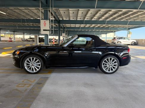 Used 2018 FIAT 124 Spider Lusso w/ Convenience Group RWD image 5