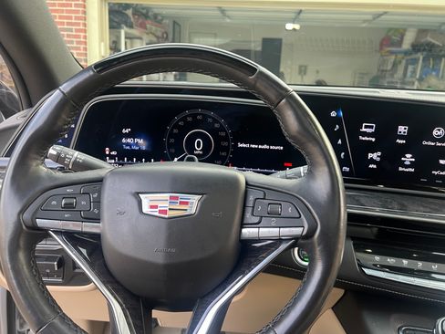 Used 2022 Cadillac Escalade Premium Luxury w/ Performance Package AWD/4WD image 8