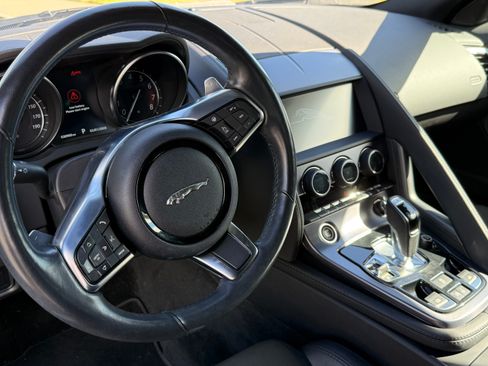 Used 2019 Jaguar F-TYPE Convertible image 4