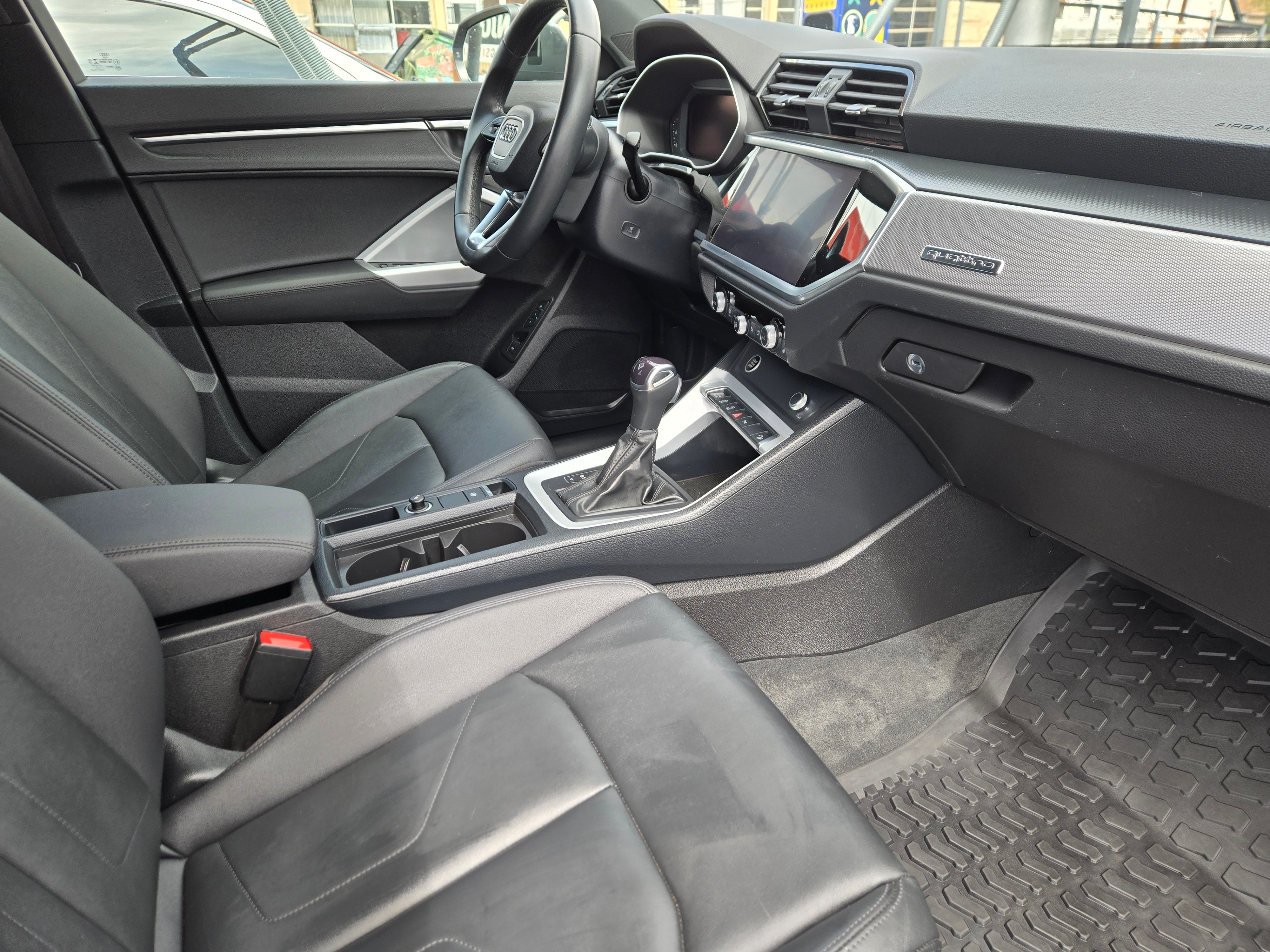 Used 2022 Audi Q3 2.0T Premium AWD/4WD image 2