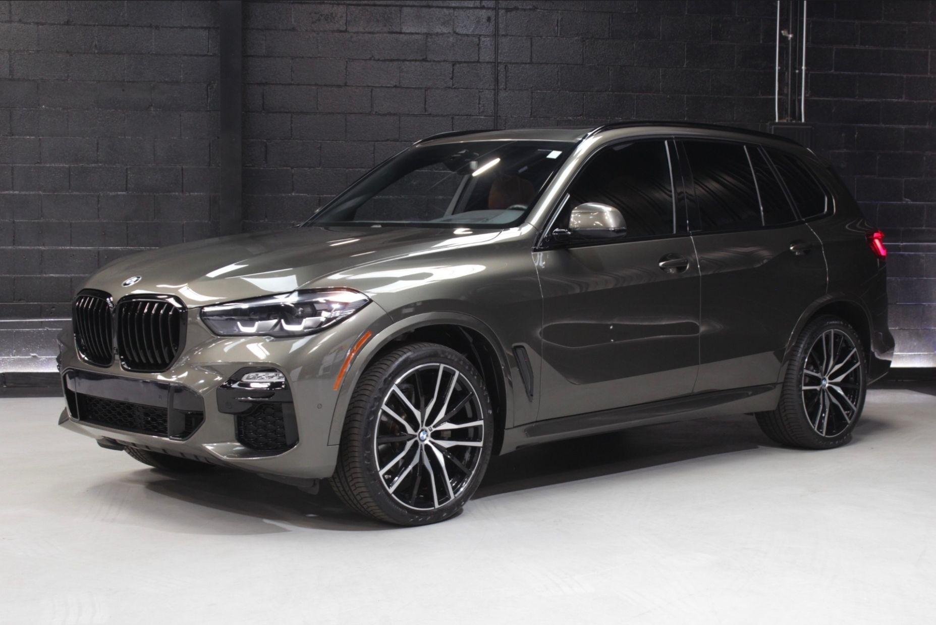 Used 2021 BMW X5 sDrive40i w/ M Sport Package RWD image 6