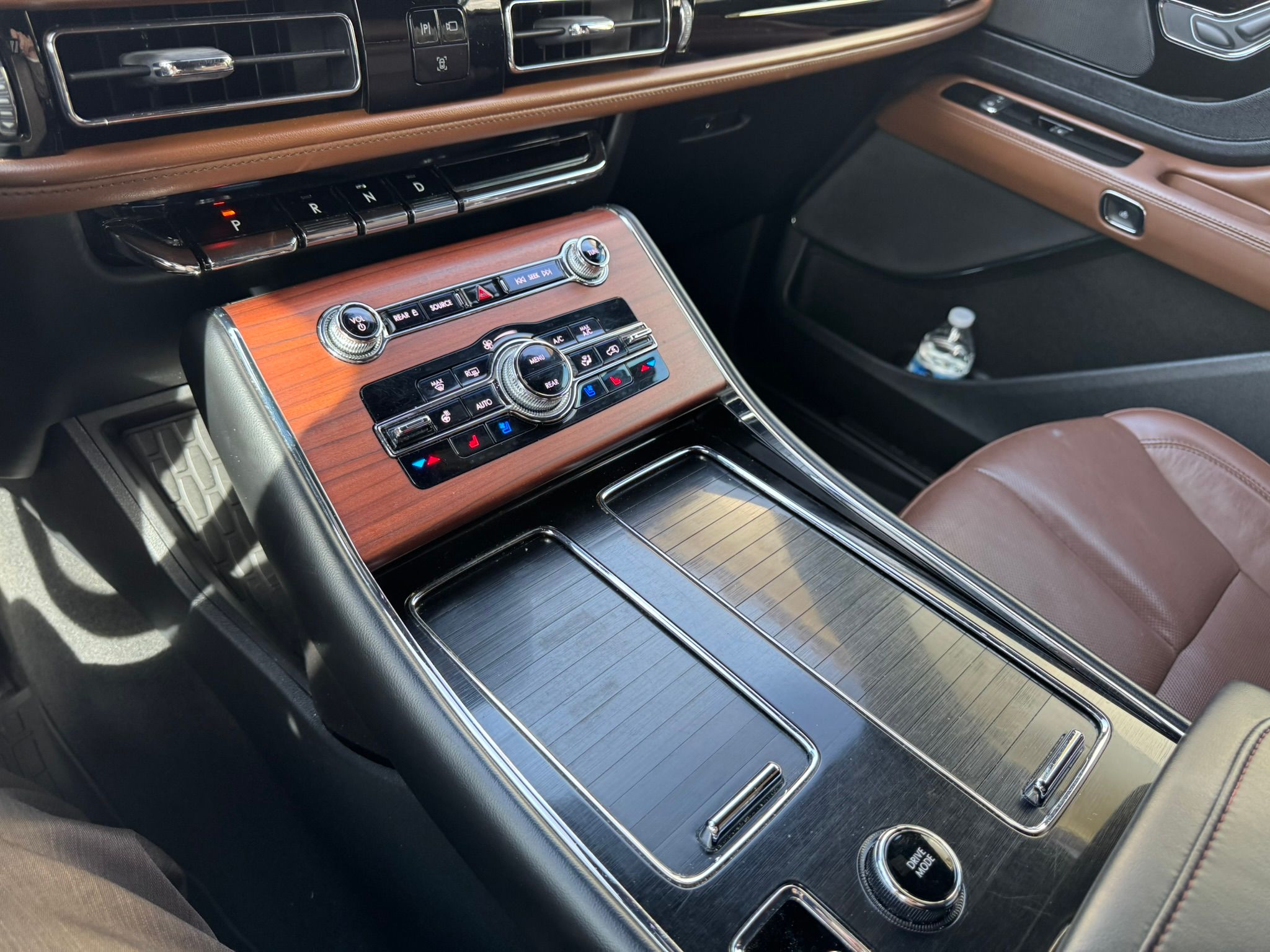 Used 2023 Lincoln Aviator Reserve w/ Equipment Group 201A RWD image 18