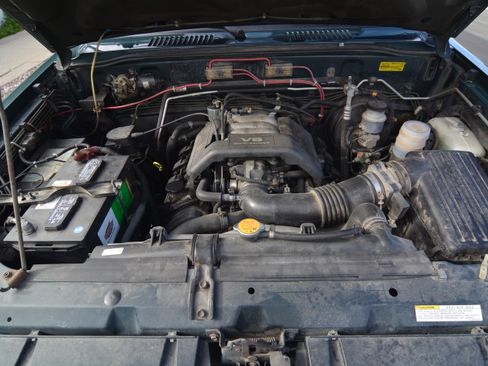 Used 1998 Isuzu Trooper S AWD/4WD image 17