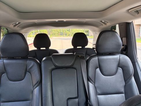 Used 2017 Volvo XC90 T6 Momentum w/ Vision Package AWD/4WD image 14