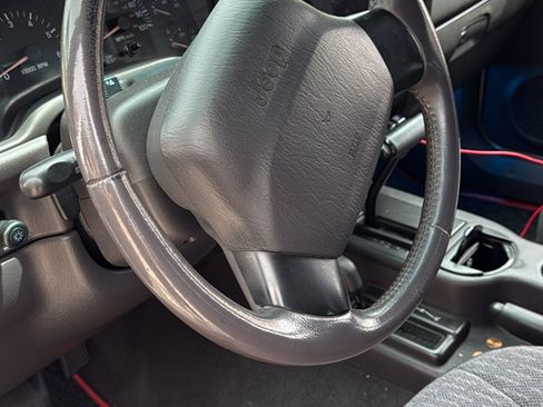 Used 2001 Jeep Cherokee Sport AWD/4WD image 4