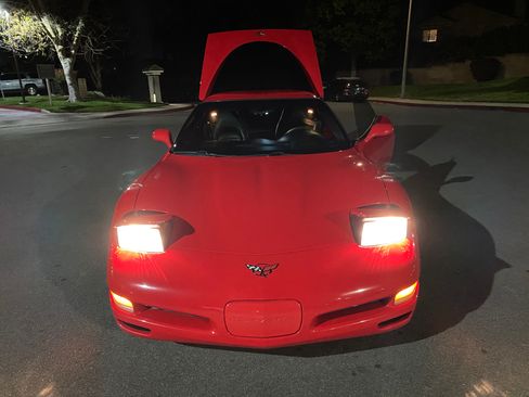 Used 2004 Chevrolet Corvette Coupe w/ Preferred Equipment Group image 5