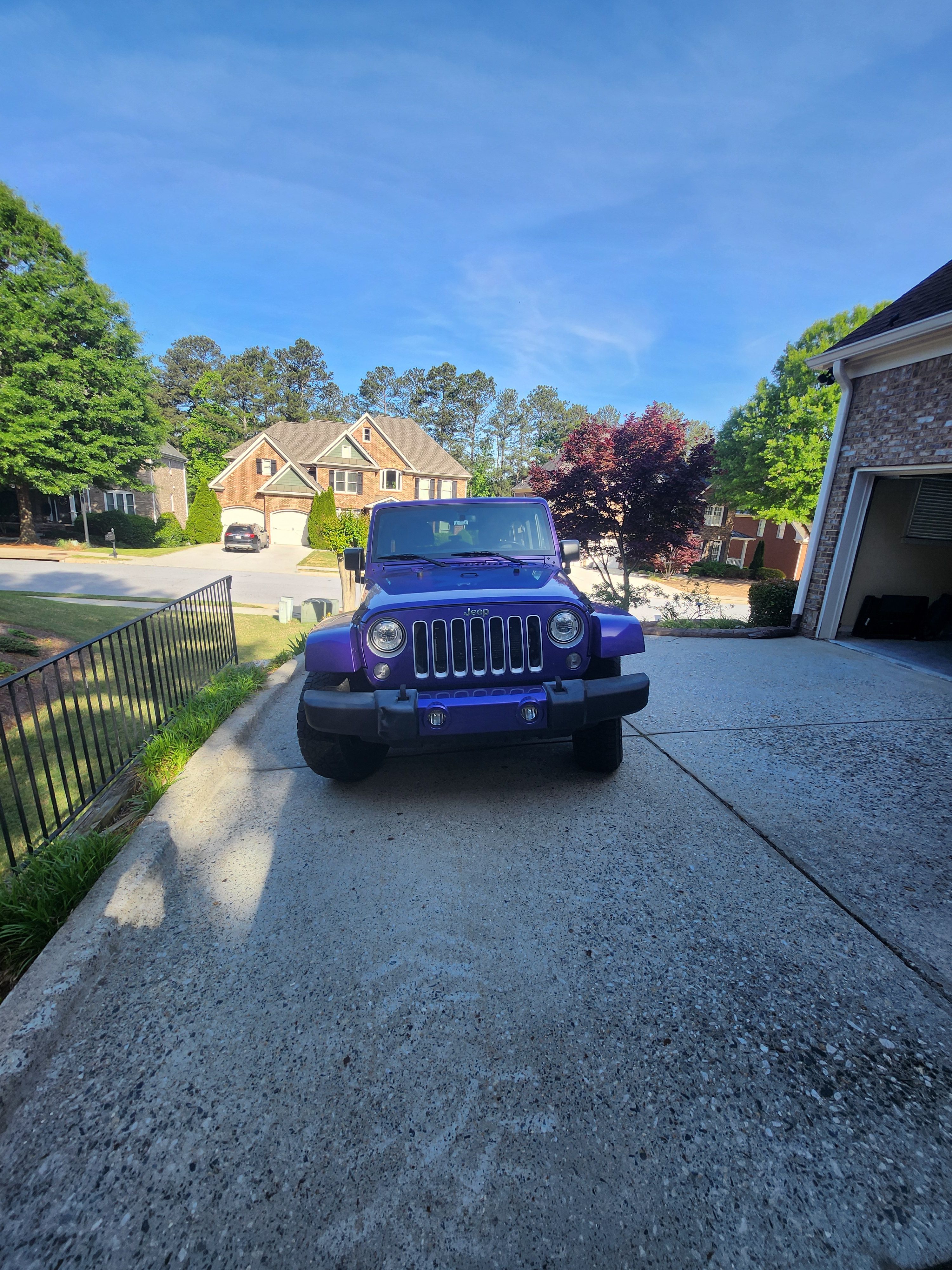 Used 2017 Jeep Wrangler Unlimited Sahara w/ Connectivity Group AWD/4WD image 6