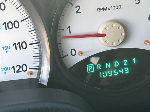 Used 2005 Dodge Durango SXT image 13