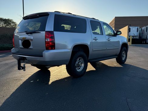 Used 2013 Chevrolet Suburban 2500 LT image 8