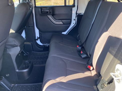 Used 2017 Jeep Wrangler Unlimited Sport image 19