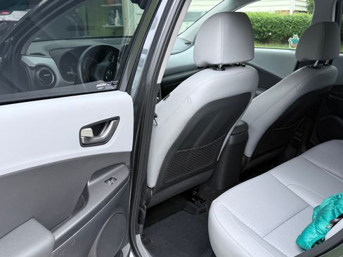 Used 2019 Hyundai Kona Limited FWD image 14