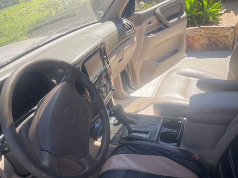 Used 2000 Toyota Land Cruiser AWD/4WD image 11