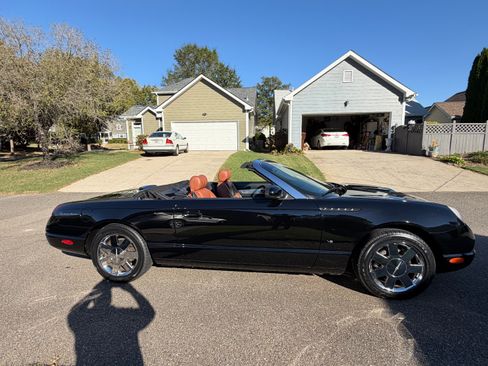 Used 2003 Ford Thunderbird image 2