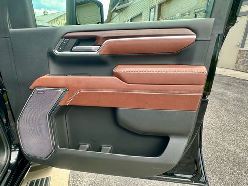 Used 2024 GMC Sierra 3500 Denali Ultimate AWD/4WD image 19