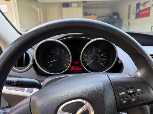 Used 2010 MAZDA MAZDA3 i Touring FWD image 5