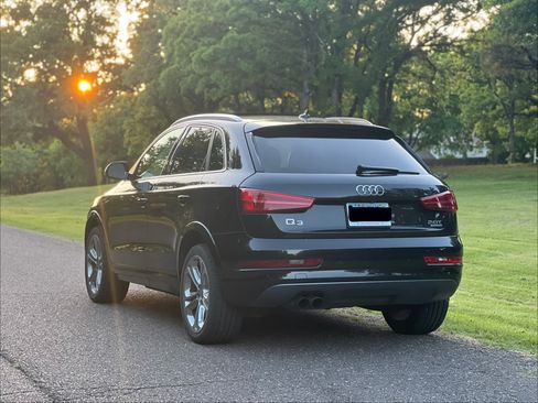 Used 2017 Audi Q3 2.0T Premium Plus w/ Premium Plus Package AWD/4WD image 5