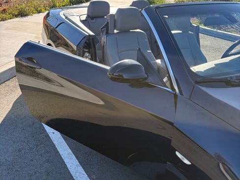 Used 2009 BMW 335i Convertible image 10