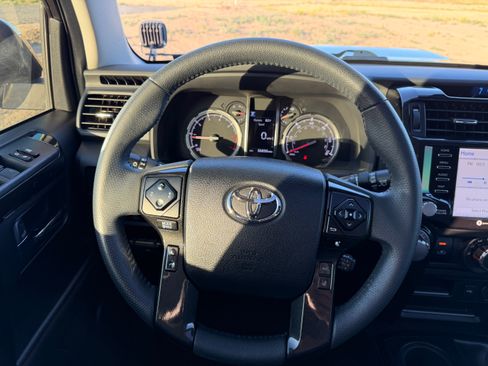 Used 2020 Toyota 4Runner TRD Off-Road Premium w/ Moonroof Package AWD/4WD image 19