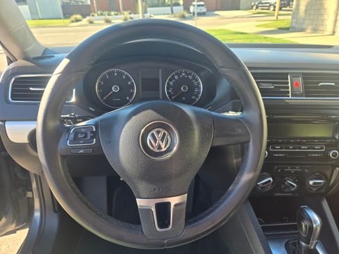 Used 2013 Volkswagen Jetta SE image 8