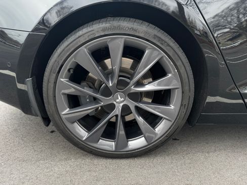 Used 2020 Tesla Model S Long Range Plus image 23